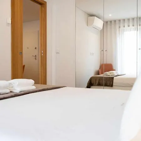 The Poets By Destiny Houses Porto